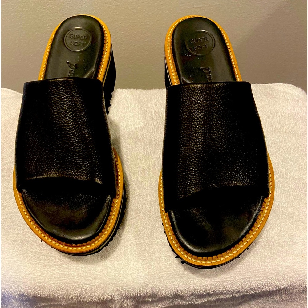 Paul Green open back sandals in size 39. Black leather New with receipt.